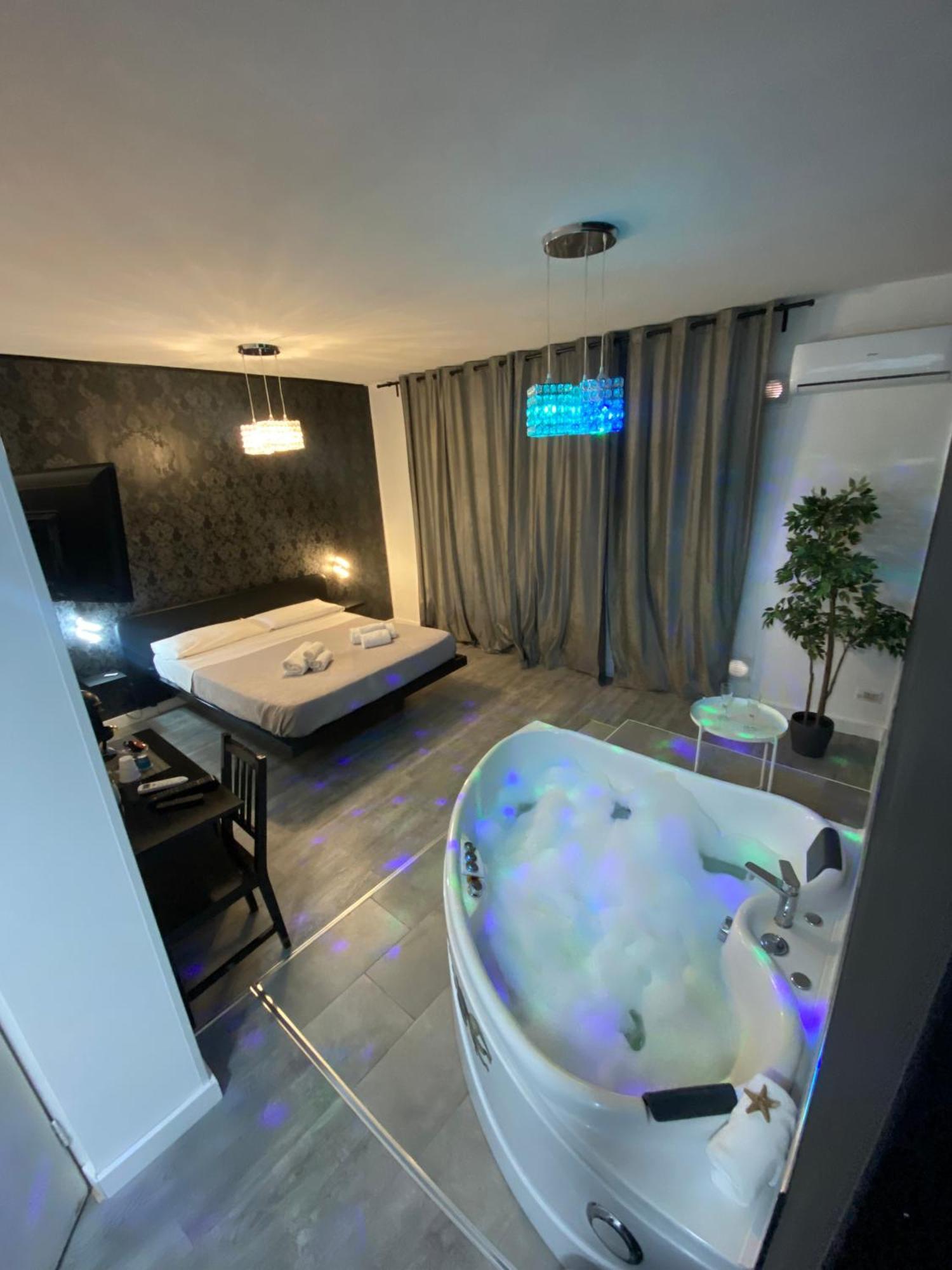 Suitesicily Vasca Idromassaggio Palermo Apartment *